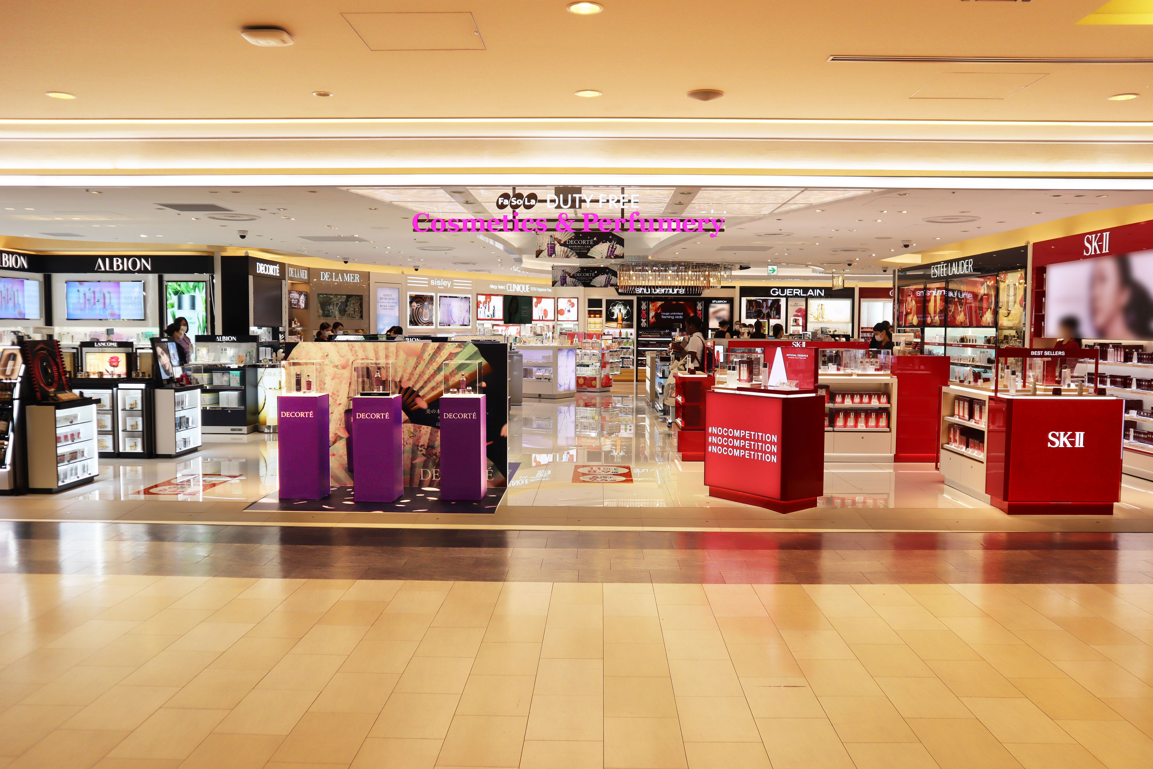Fa-So-La DUTY FREE Cosmetics & Perfumery的店鋪外觀照片