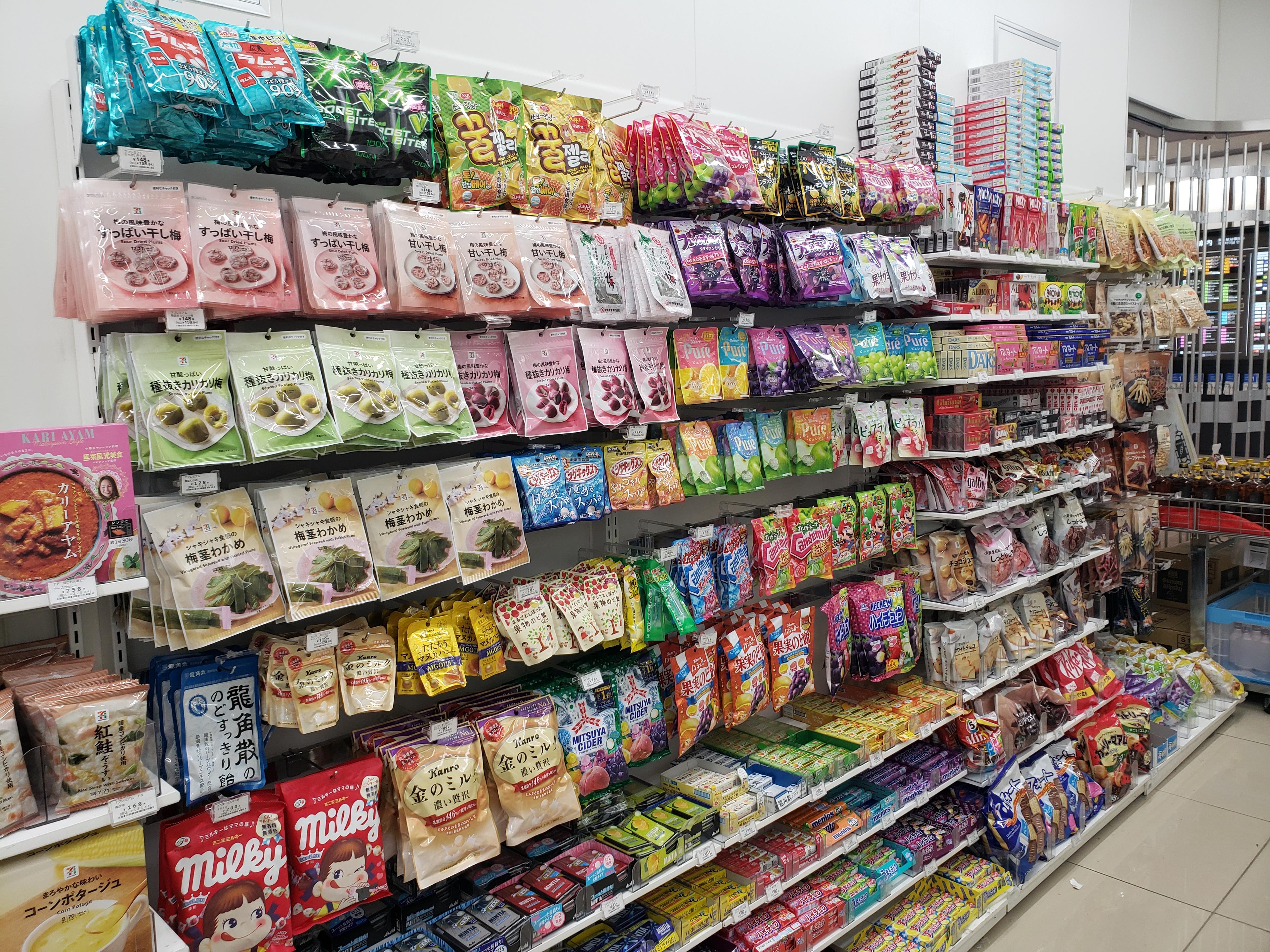 セブン-イレブン 成田空港第1ターミナル店の店舗内の写真