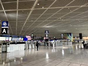 Photos of the departure lobby