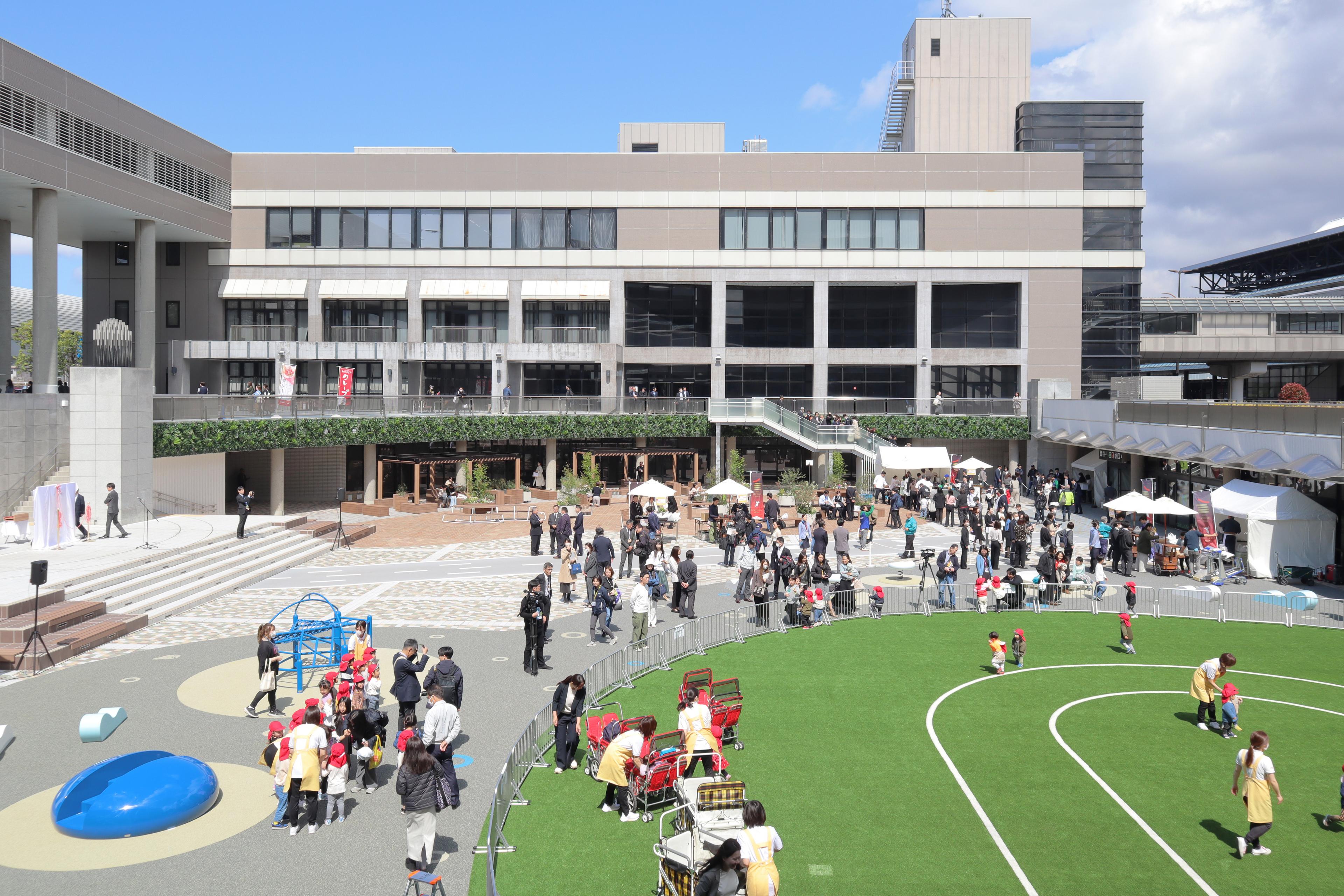 広場全域でのイベント開催イメージ写真