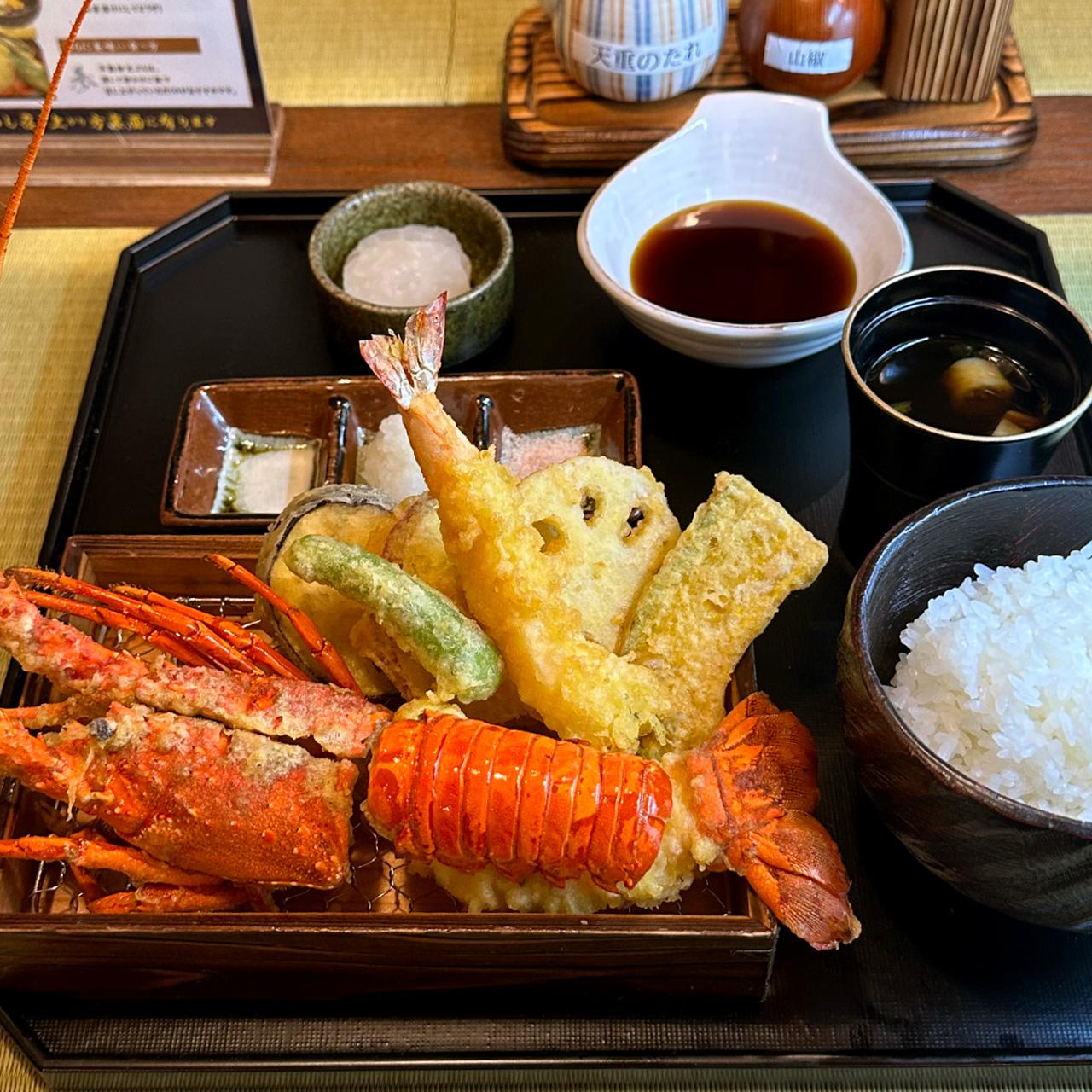 伊勢海老天ぷら定食の写真